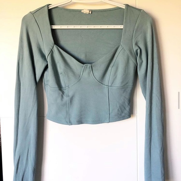 Sweetheart neck full sleeve top - Picture 2 of 2